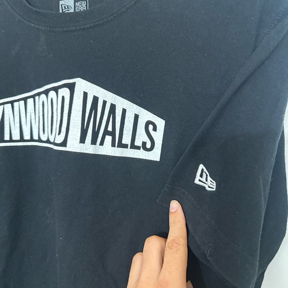 New Era Black Wynwood Walls Tee - Picture 3 of 3